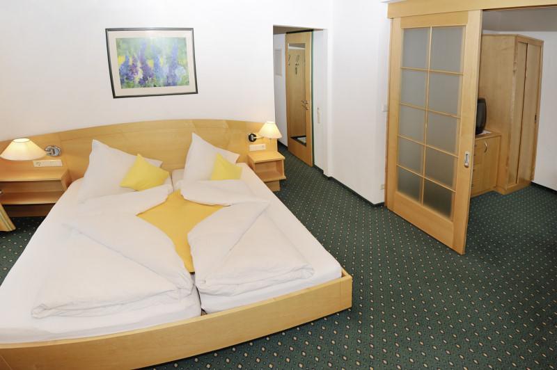 Hotel Cresta Tschagguns - Montafon Schruns Chambre photo